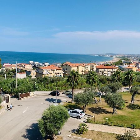 Residence D'Alessio Vasto Bagian luar foto