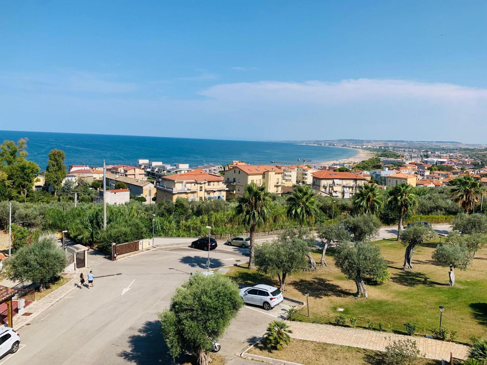 Residence D'Alessio Vasto Bagian luar foto